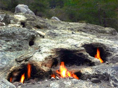 De brandende steen van Kemer, ook Yanartas of Chimaera genoemd
